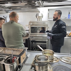 Cuptor pentru steak pe cărbuni, deschidere verticală, Pira 70 Silver ED - Img 6