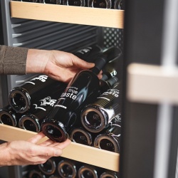 Vitrină frigorifică pentru vin, 284 sticle de 0,75 l, Liebherr - Img 8