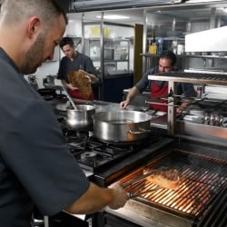 Grătar profesional Barbeque pentru Steak pe cărbuni, PIRA BBQ M150 - Img 3