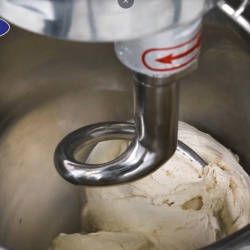 Mixer planetar 10 Litri - Până la 5 kg de Aluat - 3 Viteze - Img 13