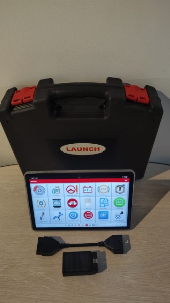 Kit PROMO Interfata auto Launch X431 Dbscar6/DS401 + Tableta Android 10.1 Inch, Full Activata Service Auto Multimarca Turisme + Autoutilitare 12V, Limba Romana, OBFCM activ, Raport PDF, 45 Functii Speciale, Licenta Nelimitata - Img 2