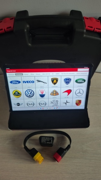 Reducere ! Kit Interfata auto Launch X431 Dbscar6/DS401Service Auto Multimarca Turisme + Autoutilitare 12V, Limba Romana + Tableta Android 9/10 Inch, 4/8/64/128Gb (Ecran Fisurat), Functii Offline + Online, Licenta Nelimitata - Img 2