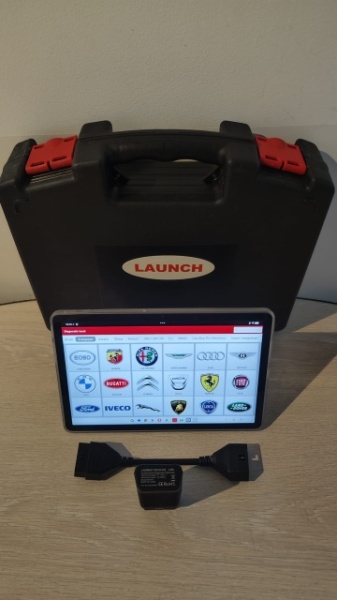 Kit PROMO Interfata auto Launch X431 Dbscar6/DS401 + Tableta Android 10.1 Inch, Full Activata Service Auto Multimarca Turisme + Autoutilitare 12V, Limba Romana, OBFCM activ, Raport PDF, 45 Functii Speciale, Licenta Nelimitata - Img 3