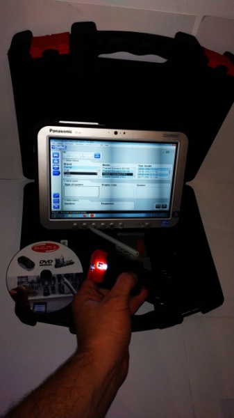Kit Diagnoza Auto Multimarca OBD2 + TABLETA Panasonic Touchscreen SSD Tester Profesional Multimarca Turisme &amp; Autoutilitare &amp; Camioane in Romana - Img 6