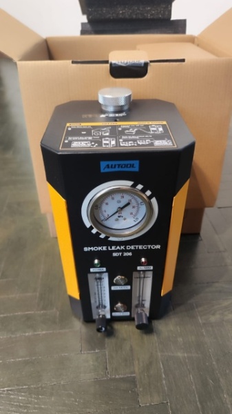 RESIGILAT ! Tester auto Autool SDT206 Detectie scurgere fum turisme si camioane, Generator de fum, tester de etanșeitate - Img 6