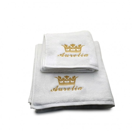 Set 2 Prosoape baie Brodate Alb cu broderie color, Model Coroana Regina + Nume, bumbac 100% - Img 3