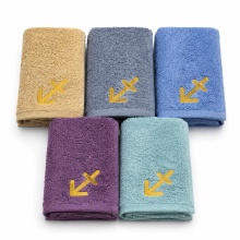 Set 5 prosoape de mâini și bucătărie cu broderie Sagetator 30 × 50 cm, 400 g/m²