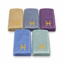 Set 5 prosoape de mâini și bucătărie cu broderie Pesti 30 × 50 cm, 400 g/m²