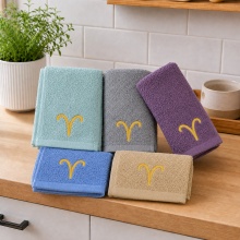 Set 5 prosoape de mâini și bucătărie cu broderie Berbec 30 × 50 cm, 400 g/m² - Img 2