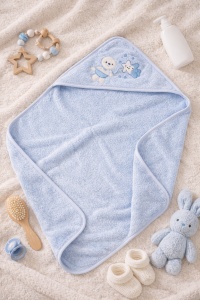 Prosop de baie cu glugă pentru bebeluși BLEU – 70×70 cm, cu broderie pentru baietei - Img 2