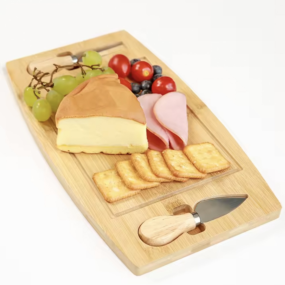 Platou din bambus pentru prezentare si servire branzeturi Pufo Cheese cu 2 accesorii incluse, 33 cm - 1 | YEO