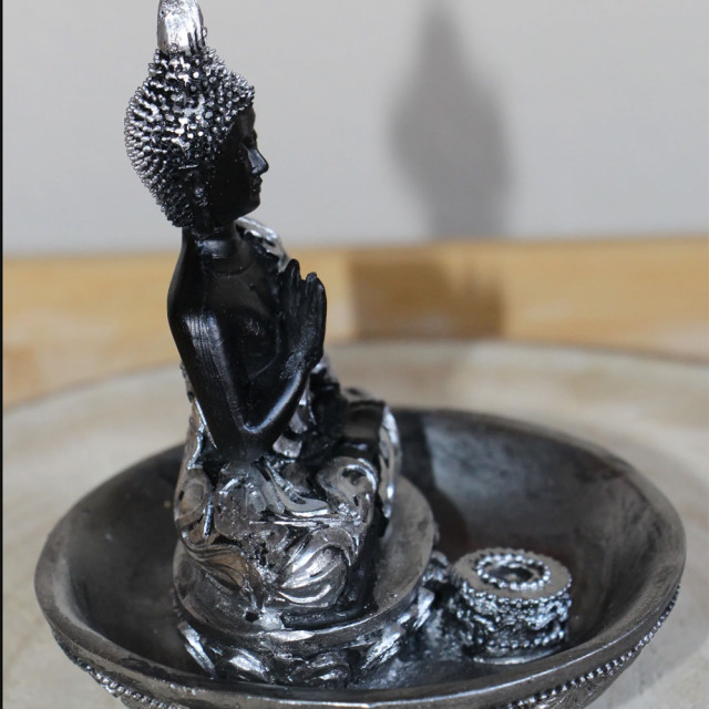 Statueta decorativa Buddha cu suport pentru betisoare parfumate, 11 cm, argintiu/negru - 2 | YEO