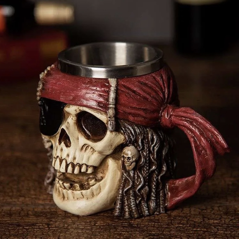 Halba de bere metalica Pufo Crazy Pirate in forma de craniu, 380 ml - 1 | YEO