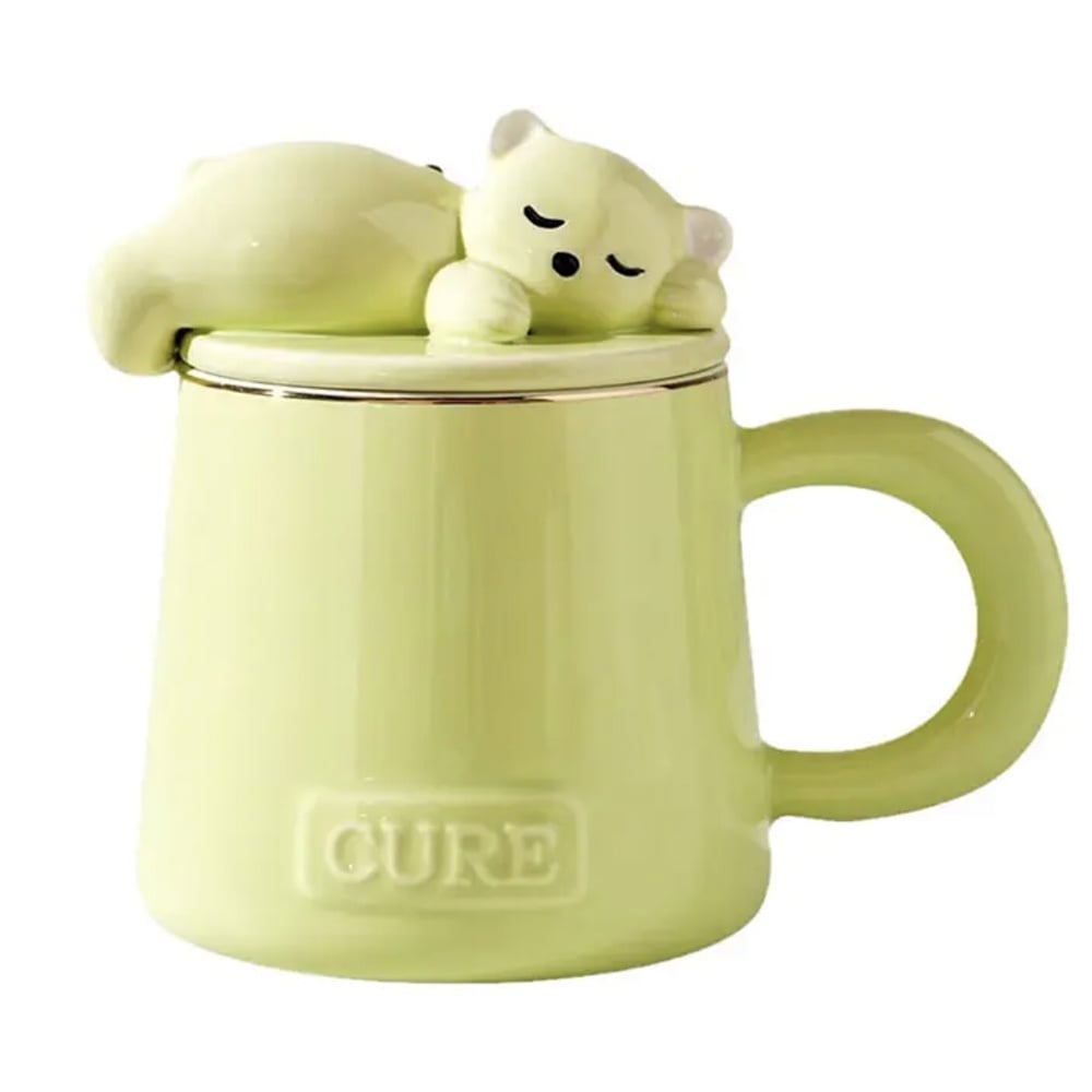 Cana cu capac din ceramica si lingurita Pufo Sleepy Bear pentru cafea sau ceai, 320 ml, verde