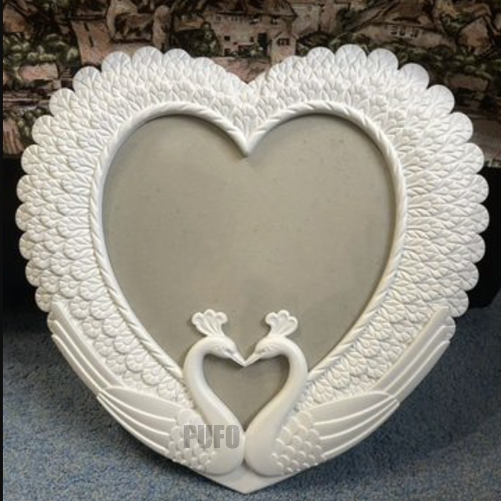 Oglinda decorativa eleganta de perete Pufo Romantic Love, 42 cm, alba - 3 | YEO