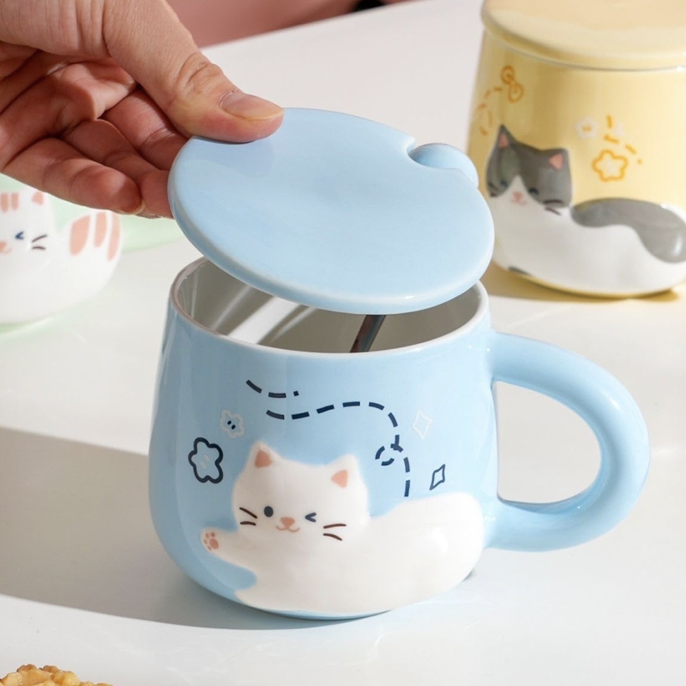 Cana cu capac din ceramica si lingurita Pufo Happy Kitty pentru cafea sau ceai, 350 ml, albastru - 3 | YEO