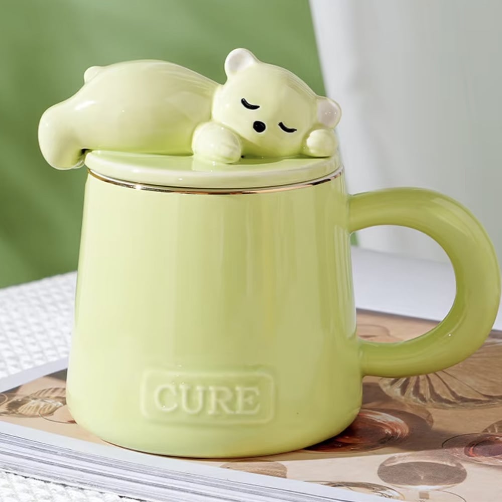 Cana cu capac din ceramica si lingurita Pufo Sleepy Bear pentru cafea sau ceai, 320 ml, verde - 1 | YEO