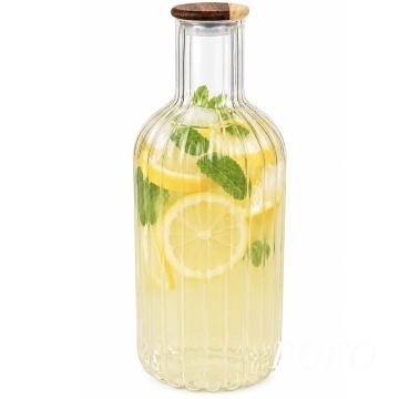 Sticla tip carafa Pufo Simple pentru apa sau lichide, 1.4 L, cu capac din lemn– design modern