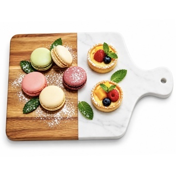 Platou de servire tip tocator din lemn si marmura– tava pentru aperitive, branzeturi, mezeluri si gustari, 33.5 x 21.5 cm, alb/maro