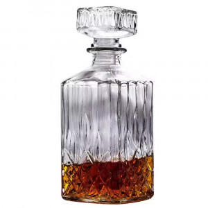 Sticla eleganta pentru bautura, lichior sau whisky, 800 ml, transparenta– rafinata si rezistenta