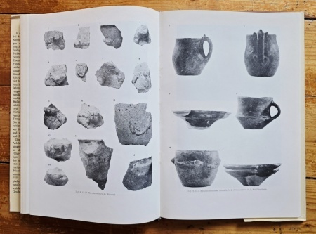 Kurt Horedt - Moresti. Grabungen in einer vor- und fruhgeschichtlichen Siedlung in Siebenburger (editie hardcover) - Img 8