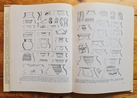 Kurt Horedt - Moresti. Grabungen in einer vor- und fruhgeschichtlichen Siedlung in Siebenburger (editie hardcover) - Img 5