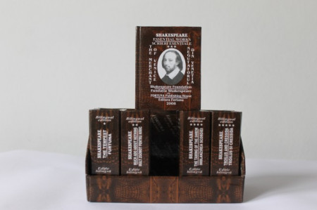 William Shakespeare - Scrieri esentiale I (5 vol. in caseta speciala, format liliput, editie bilingva romano-engleza, hardcover) - Img 2