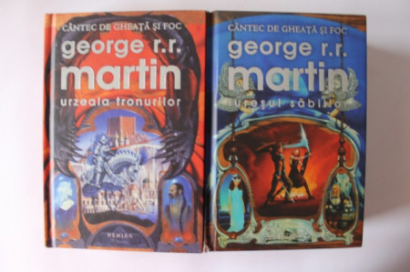 George R. R. Martin - Urzeala tronurilor. Saga Cantec de gheata si foc (serie completa, 5 vol., editie hardcover - Urzeala tronurilor. Inclestarea regilor. Iuresul sabiilor. Festinul ciorilor. Dansul dragonilor) - Img 3