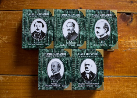 Vasile Alecsandri - Scrieri esentiale (5 vol. in caseta speciala, format liliput, hardcover) - Img 3