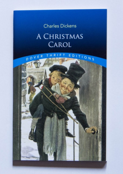 Charles Dickens - A Christmas Carol (editie in limba engleza)