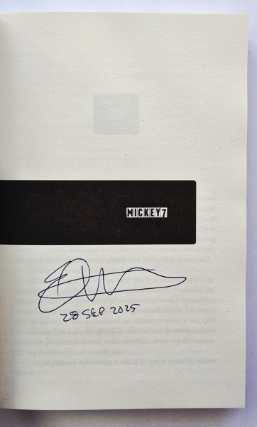 Edward Ashton - Mickey7 (cu autograf) - Img 2