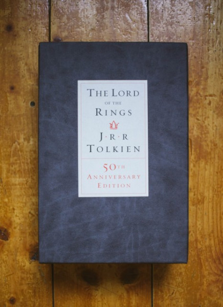 J.R.R. Tolkien - The Lord of The Rings (50th Anniversary Edition) (editie hardcover, bibliofila, in limba engleza, in caseta speciala) - Img 2