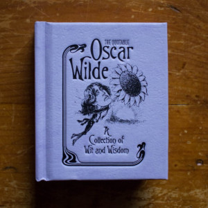 Oscar Wilde - The quotable Oscar Wilde - A Collection of wit and wisdom (editie hardcover, format liliput)
