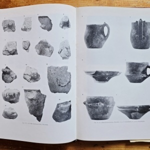 Kurt Horedt - Moresti. Grabungen in einer vor- und fruhgeschichtlichen Siedlung in Siebenburger (editie hardcover) - Img 8