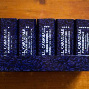 I. L. Caragiale - Scrieri esentiale (5 vol. in caseta speciala, format liliput, hardcover) - Img 2