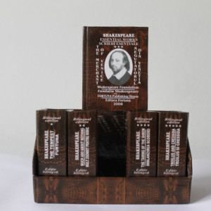 William Shakespeare - Scrieri esentiale I (5 vol. in caseta speciala, format liliput, editie bilingva romano-engleza, hardcover) - Img 2