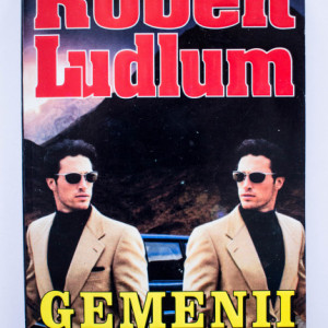 Robert Ludlum - Gemenii rivali