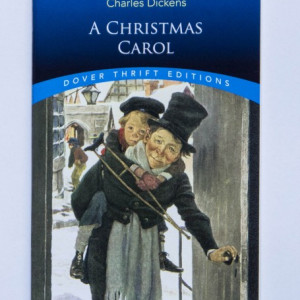 Charles Dickens - A Christmas Carol (editie in limba engleza)