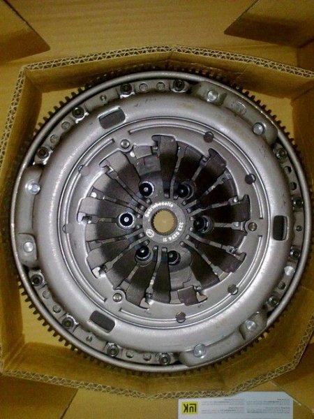 KIT AMBREIAJ si VOLANTA MASA DUBLA LUK VW TRANSPORTER T4 2.5 TDI 88CP cu cod motor AJT - AYY - Img 2