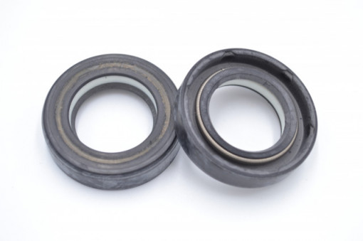 Simering HNBR CHO 23x38x9, TIz, D15