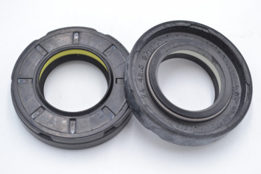 Simering HNBR CHO 24*42.5*9/10, TI BPu, E61, 24X42,5X9/10, 0214147HNBR,