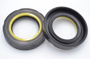 Simering OEM CHO 28x44.7x9, TNuyz, J62