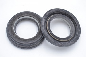 Simering HNBR CHO 25*37.6/41.5*4.3/8.5, TI, F57, 25X37,6/41,5X4,3/8,5, 0213861HNBR,