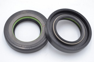 Simering R1 CHO 26.5x44x8.5, TIgz, H34