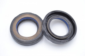 Simering HNBR CHO 23.5*38.2*9, TI u, D46, 23,5X38,2X9, 0210086HNBR,