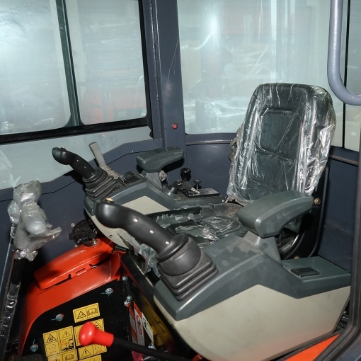 Mini excavator 1.4T cu cabina, motor diesel 25CP, rotire 360 grade, adancime sapare 2200mm, capacitate ridicare 350Kg, cupa 400x400x300mm THOR - Img 11