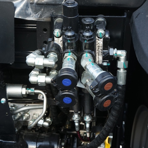 Tractor cu cabina 75HP 4x4 inmatriculabil, aer conditionat, motor Hyundai turbo DM02 LOVOL M754 - Img 14