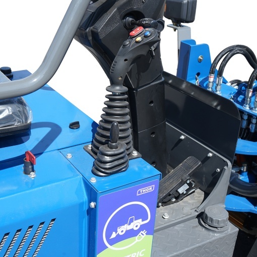 Incarcator frontal electric, WOLA 0.4T, 60V, cupa 0.2m3 - Img 10