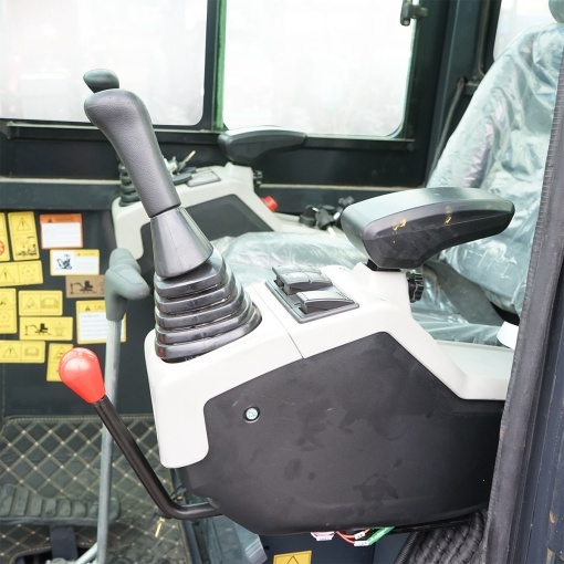 Mini excavator 2T cu cabina, motor diesel 25CP (18.4KW), adancime sapare 2120mm, capacitate ridicare 350Kg, 2 cupe incluse 400/770mm THOR - Img 8