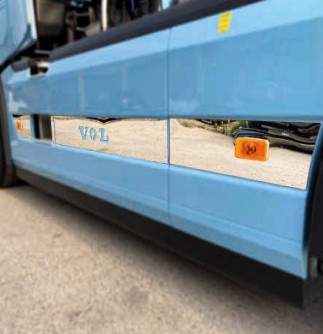 Set ornament lateral cromat VOLVO FH 2021